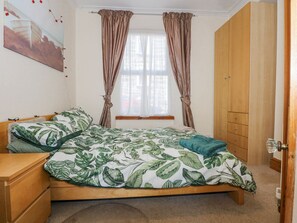 1 bedroom, individually decorated, individually furnished, free WiFi