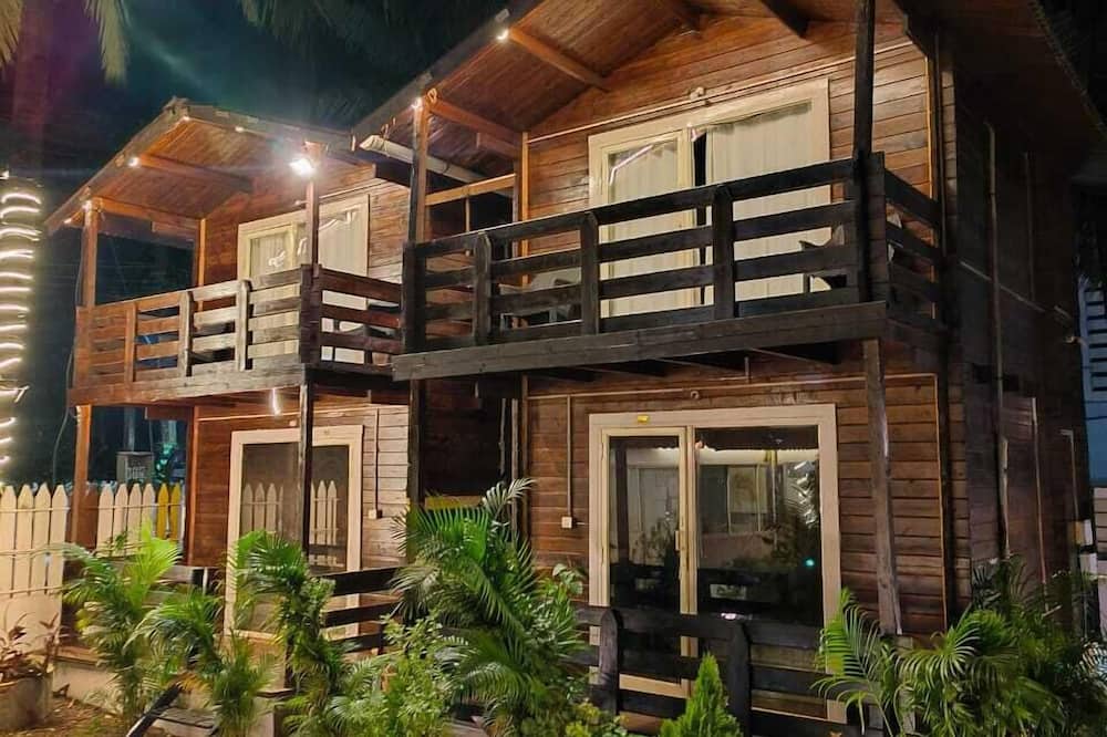 BeachWalk By FeatherTouch Hotels Resorts