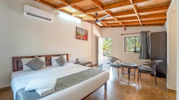 Executive Double Room | Free WiFi, bed sheets