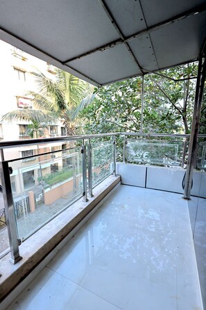 Property grounds - Entire 4 Bedroom Villa (Mumbai)