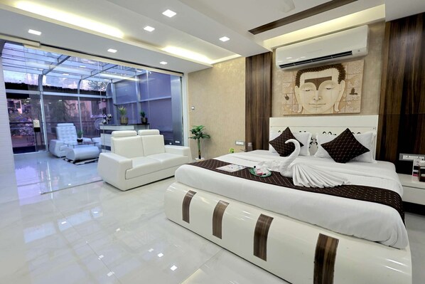 1 bedroom, desk, iron/ironing board, WiFi