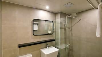 Basic Single Room, 1 Queen Bed, Non Smoking, Pets not allowed | Bathroom