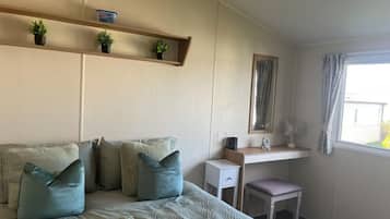 Cabin | 2 bedrooms, free WiFi, bed sheets