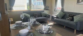 Ashcroft Coast - 2 Bed - Sleeps 4 - Pets Ok