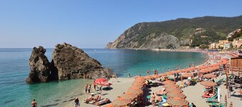 Charming 4-bedroom farmhouse in enchanting Tuscany close to mountains and sea.