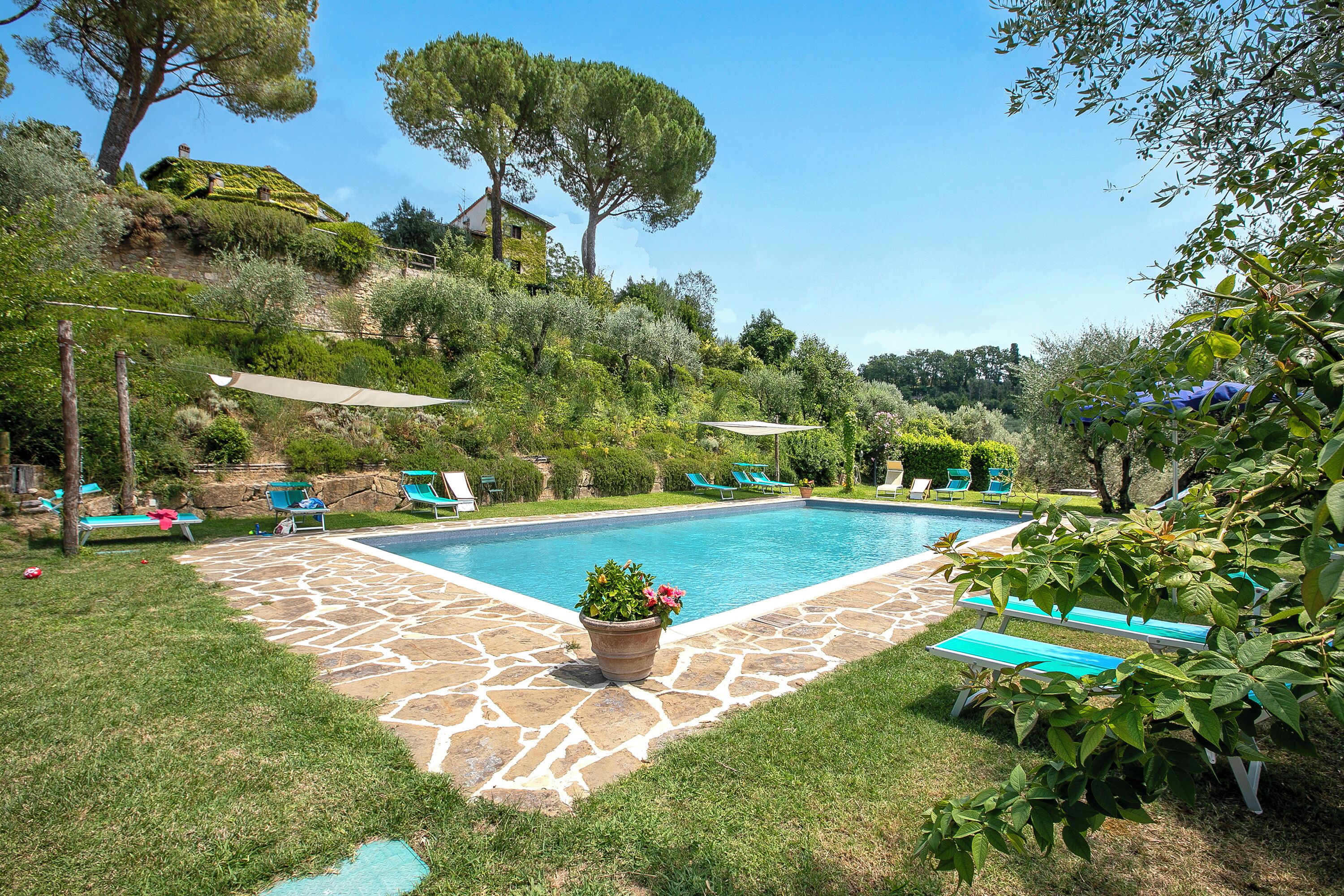 Familiehus, flere soverom, ved fjell (Relaxing Tuscan Country near Florence) | Basseng | Sesongbasert utendørsbasseng