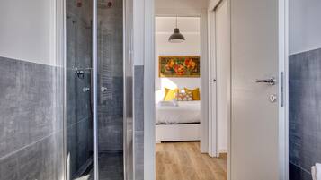 Apartment, 1 Double Bed, Balcony, City View | Bathroom | Hair dryer, bidet