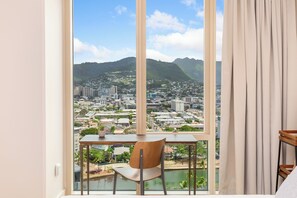 Interior - Mountain-City Views Condo at Allure w/Parking (HONOLULU)