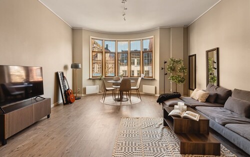 Fløyen Suites - Private Rooms I Location