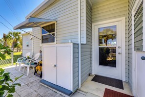 Interior - 2 Mi to Venice Beach: Home w/ Pool Access (Venice)