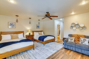 House (3 Bedrooms) | Interior - 5 Mi to Phoenix Zoo: Poolside Paradise! (Phoenix)