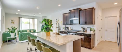 House (3 Bedrooms) | Interior