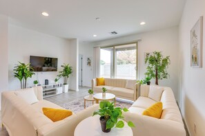 House (3 Bedrooms) | Front of property
