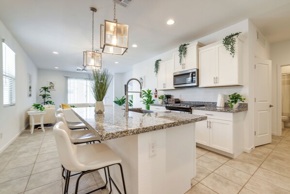 House (3 Bedrooms) | Interior