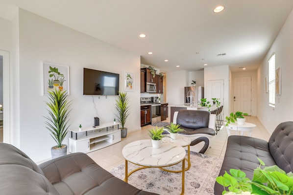 House (3 Bedrooms) | Interior