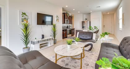 10 Mi to Dtwn Phoenix: Chic Family Home