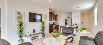 10 Mi to Dtwn Phoenix: Chic Family Home