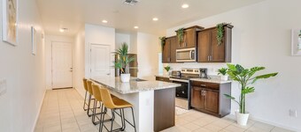 Near Downtown & Hiking: Home in Phoenix Suburbs!