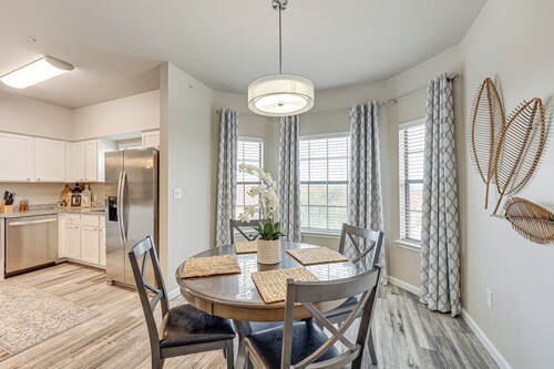 3 Mi to Hospitals: Stylish Condo in San Antonio!