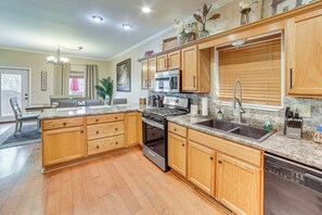 House (3 Bedrooms) | Interior - 2 Mi to Branson Landing: Quiet Home w/ Lake View (Branson)