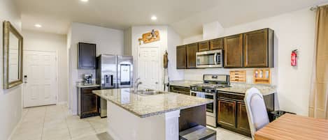 House (4 Bedrooms) | Interior