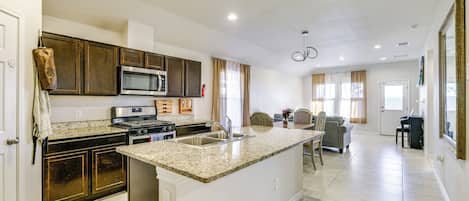 House (4 Bedrooms) | Bahagian dalam