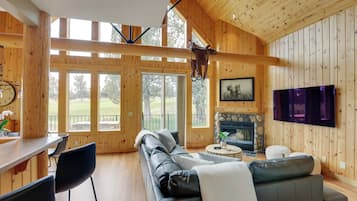 House (3 Bedrooms) | Interior