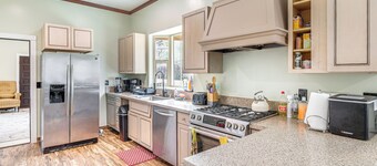 Game Room + Fire Pit: Quiet Family Home in Bonita