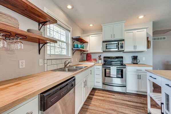 House (2 Bedrooms) | Interior