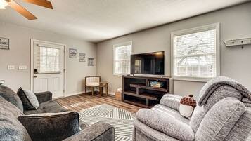 Rumah (2 Bedrooms) | Interior