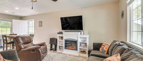 House (2 Bedrooms) | Front of property
