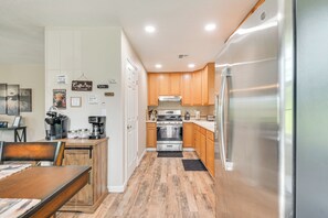 House (2 Bedrooms) | Interior