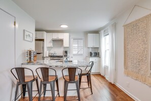 Apartment (2 Bedrooms) | Interior - Walkable Dtwn Townhome Near Campus & Palmer Square (Princeton)