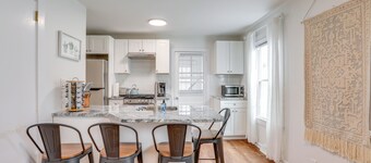 Walkable Dtwn Townhome Near Campus & Palmer Square