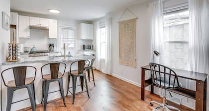 Walkable Dtwn Townhome Near Campus & Palmer Square
