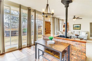 House (2 Bedrooms) | Interior