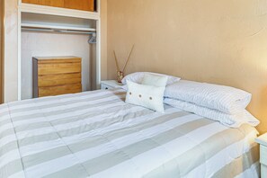 Interior - Half-mi to Jemez Hot Springs: Cozy Cabin Getaway! (Jemez Springs)