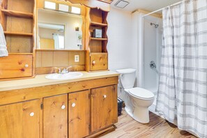 House (2 Bedrooms) | Interior - Half-mi to Jemez Hot Springs: Cozy Cabin Getaway! (Jemez Springs)