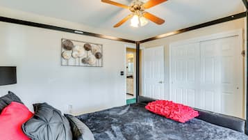 House (4 Bedrooms) | Interior