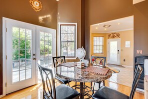 House (4 Bedrooms) | Interior