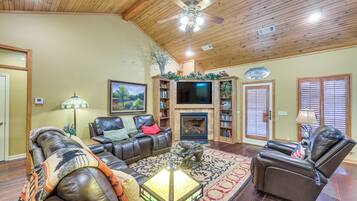 House (3 Bedrooms) | Front of property