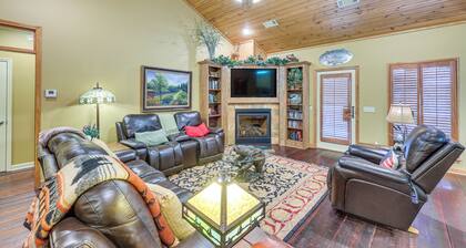 Private Dock: 'the River House' in Heber Springs!