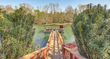 Private Dock: 'the River House' in Heber Springs!