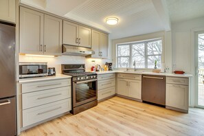 House (4 Bedrooms) | Interior - Waterfront Eagle Lake Home w/ Yard & Deck (Maple Grove)