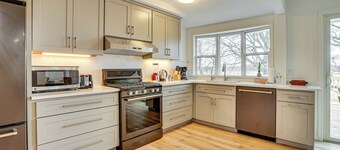 Waterfront Eagle Lake Home w/ Yard & Deck