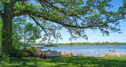 Waterfront Eagle Lake Home w/ Yard & Deck