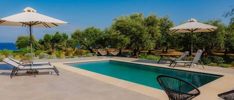 3 bedrooms, Internet