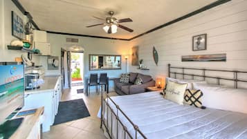 Escrivaninha, ferros/tábuas de passar roupa, Wi-Fi de cortesia