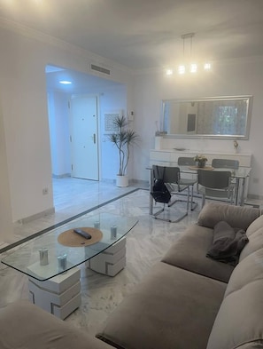Loft, 2 Bedrooms, Accessible, Terrace | Living room - Apartmento en Dama de Noche 1 (Marbella)
