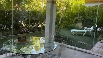 Loft, 2 habitaciones, con acceso para personas discapacitadas, Terraza | Restaurante al aire libre